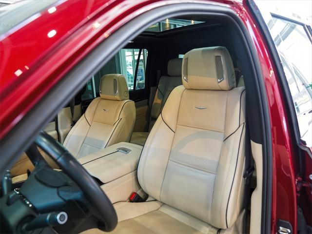 used 2023 Cadillac Escalade ESV car, priced at $73,292