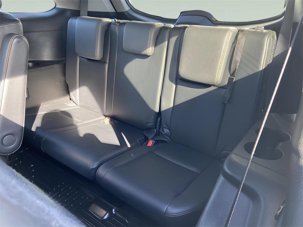used 2015 Toyota Highlander car, priced at $15,749