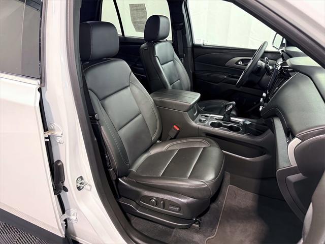used 2023 Chevrolet Traverse car, priced at $34,940