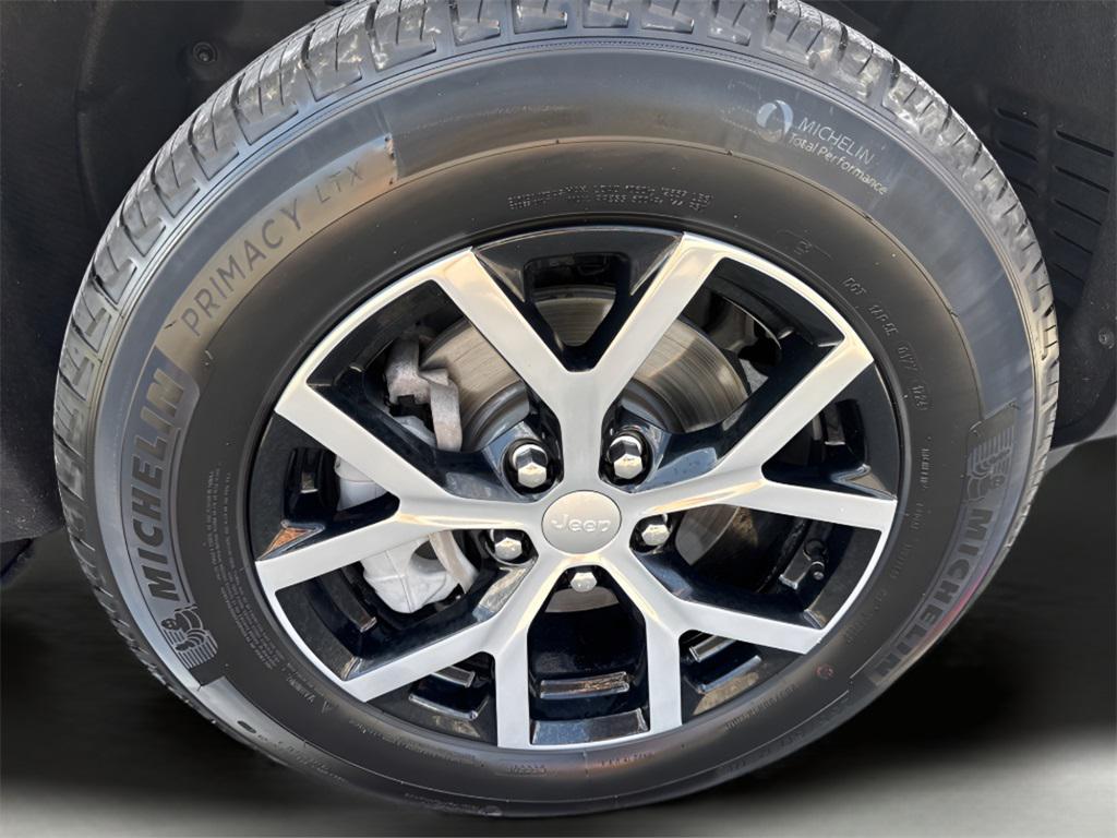 used 2024 Jeep Grand Cherokee car, priced at $40,999
