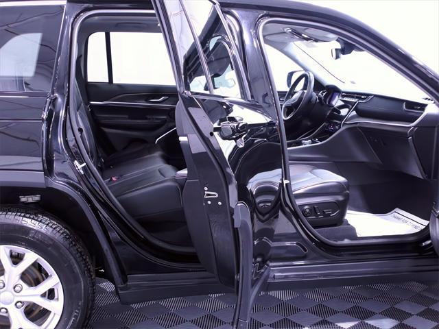 used 2022 Jeep Grand Cherokee car, priced at $35,394