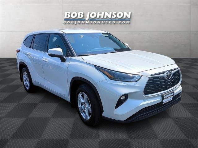 used 2022 Toyota Highlander car, priced at $30,852