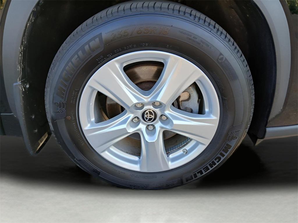 used 2022 Toyota Highlander car, priced at $32,745