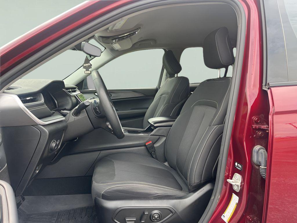 used 2023 Jeep Grand Cherokee car, priced at $26,771