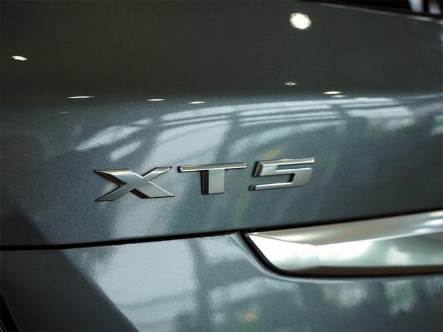 used 2021 Cadillac XT5 car, priced at $29,992