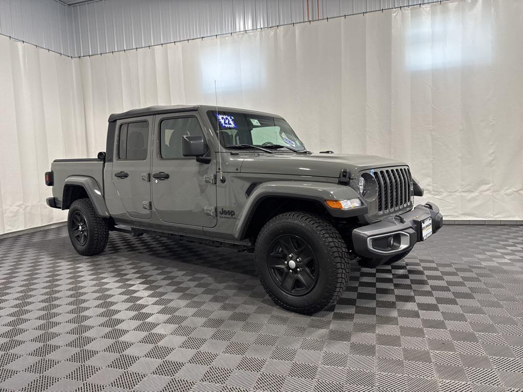 used 2022 Jeep Gladiator car, priced at $30,767