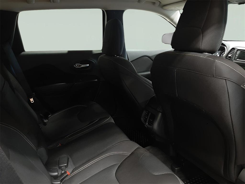 used 2015 Jeep Cherokee car, priced at $12,990