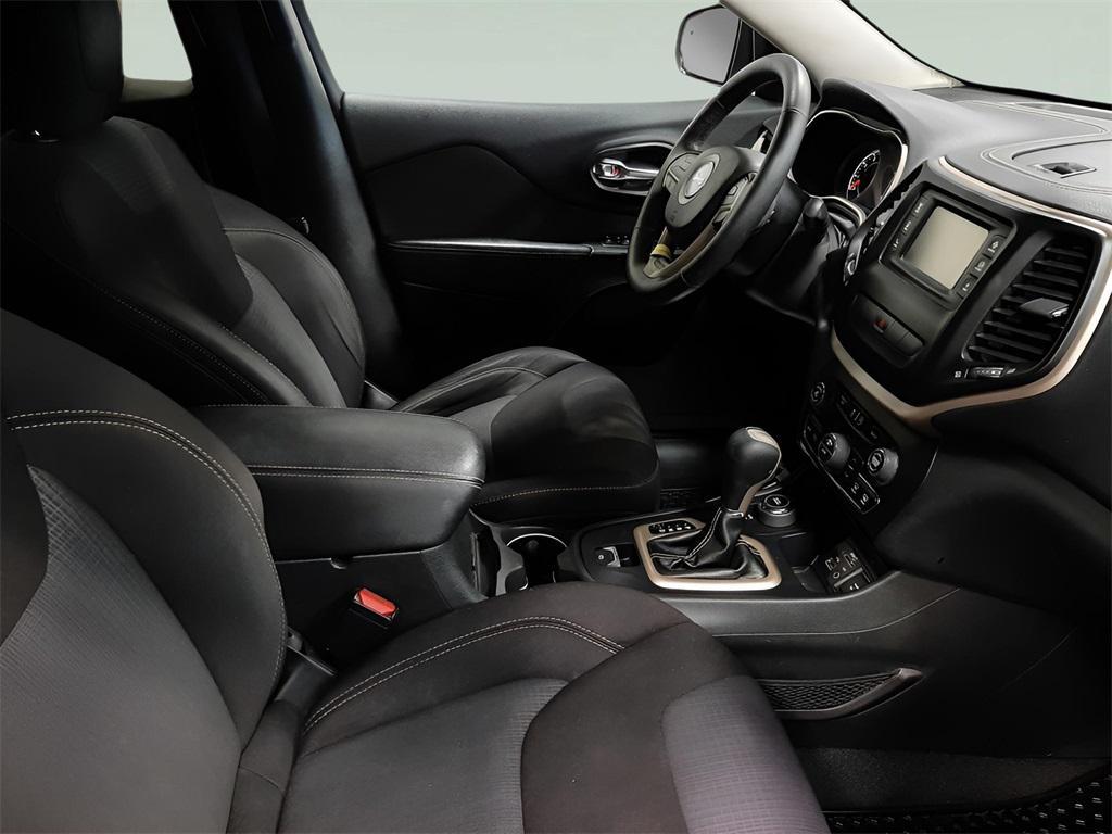 used 2015 Jeep Cherokee car, priced at $12,990