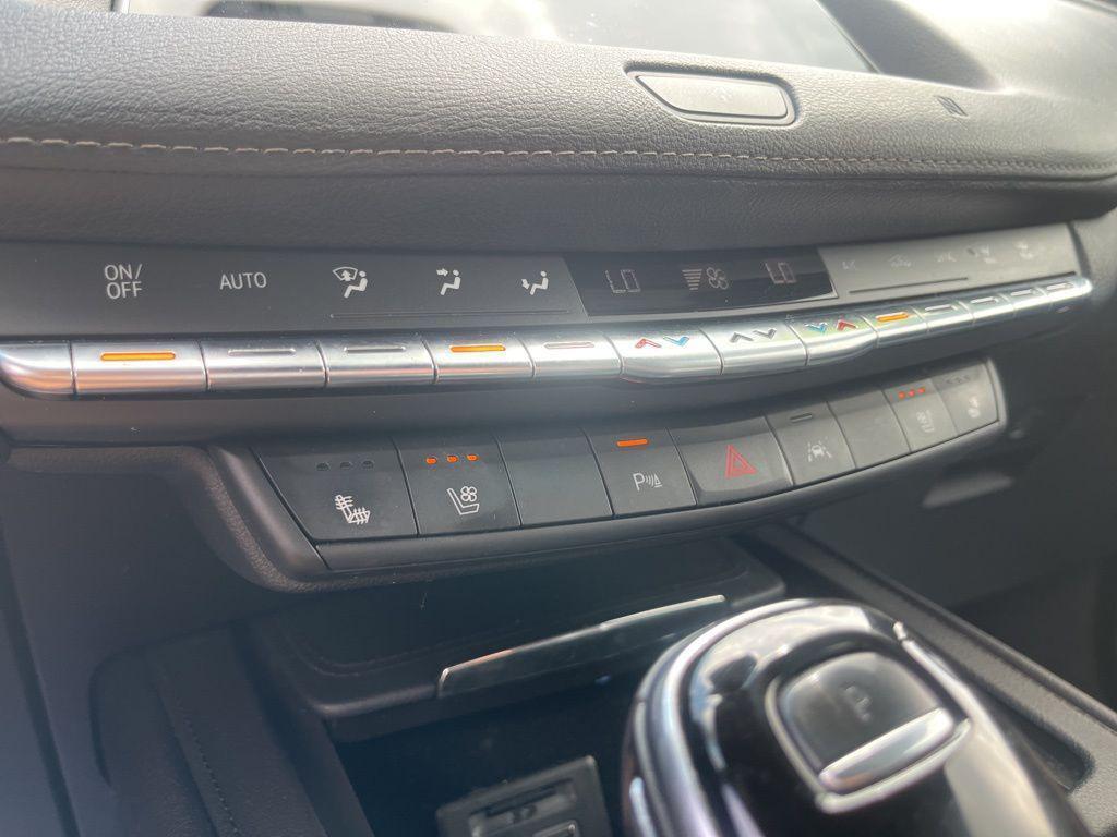 used 2020 Cadillac XT4 car, priced at $20,234