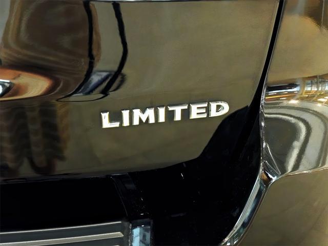used 2021 Jeep Grand Cherokee car, priced at $27,283