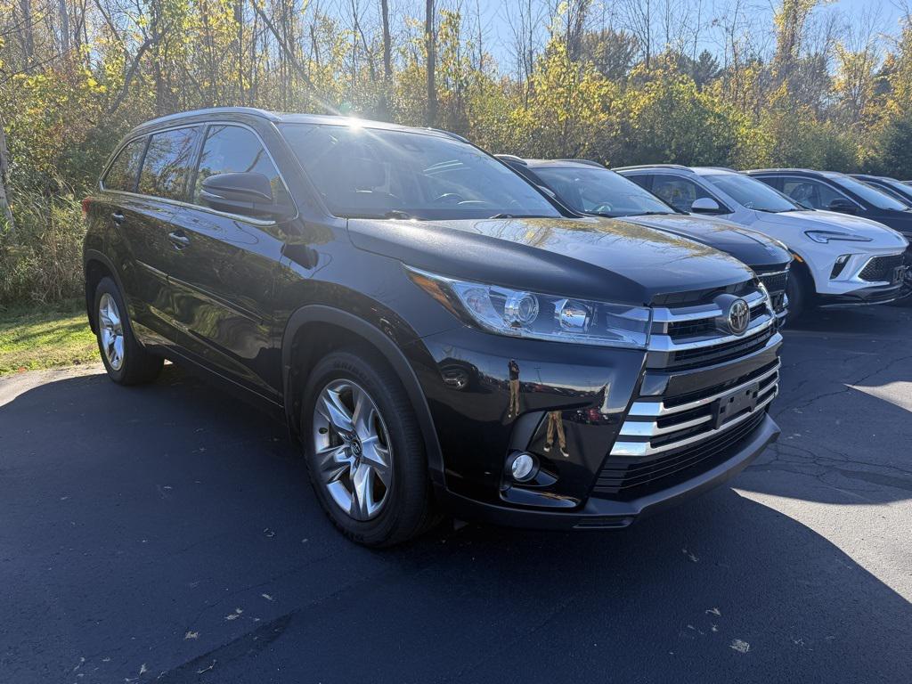 used 2018 Toyota Highlander car
