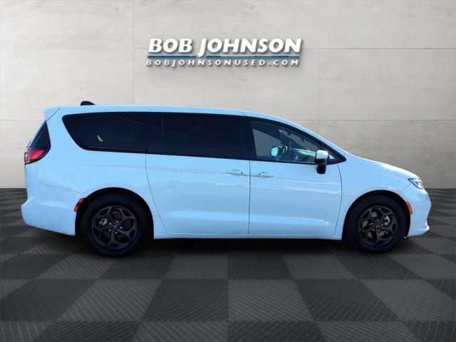 used 2023 Chrysler Pacifica Hybrid car, priced at $34,566