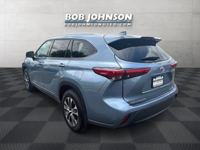 used 2022 Toyota Highlander car, priced at $36,527