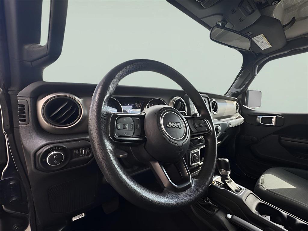 used 2021 Jeep Gladiator car, priced at $27,446