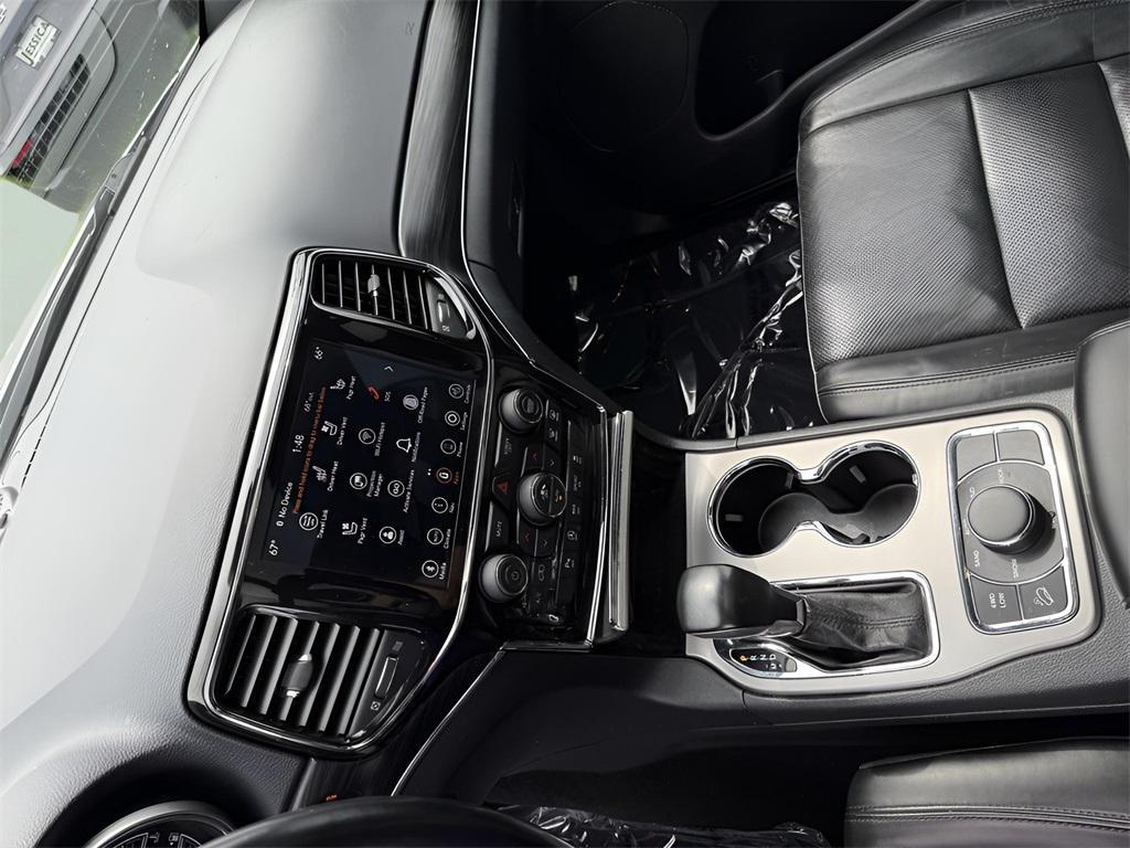 used 2021 Jeep Grand Cherokee car, priced at $22,396