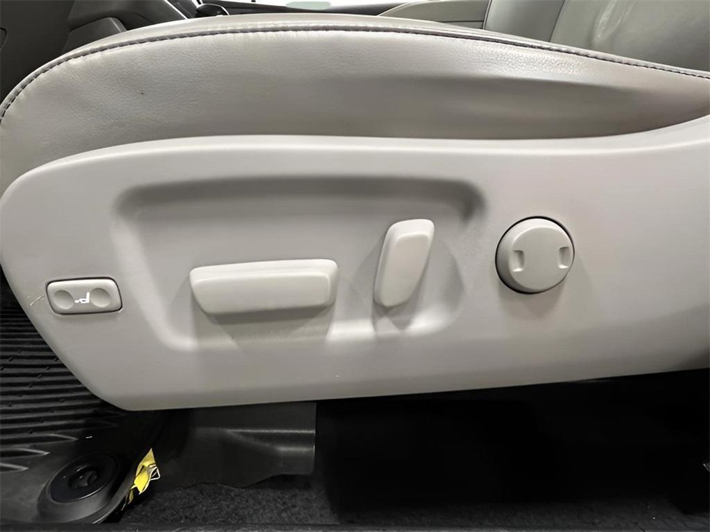 used 2019 Toyota Highlander car, priced at $26,674