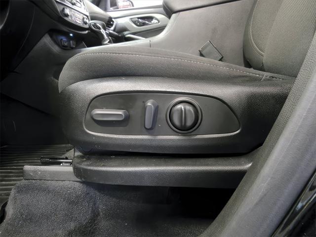 used 2023 Chevrolet Traverse car, priced at $33,491