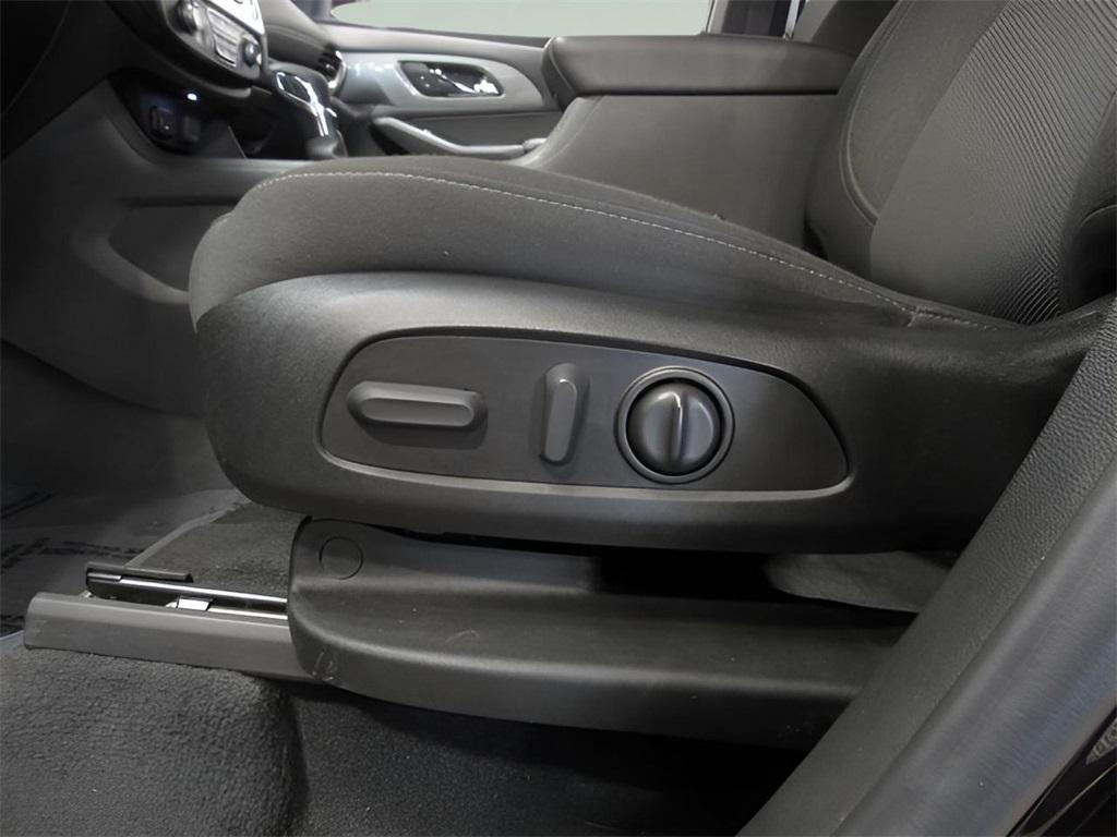 used 2023 Chevrolet Traverse car, priced at $30,855