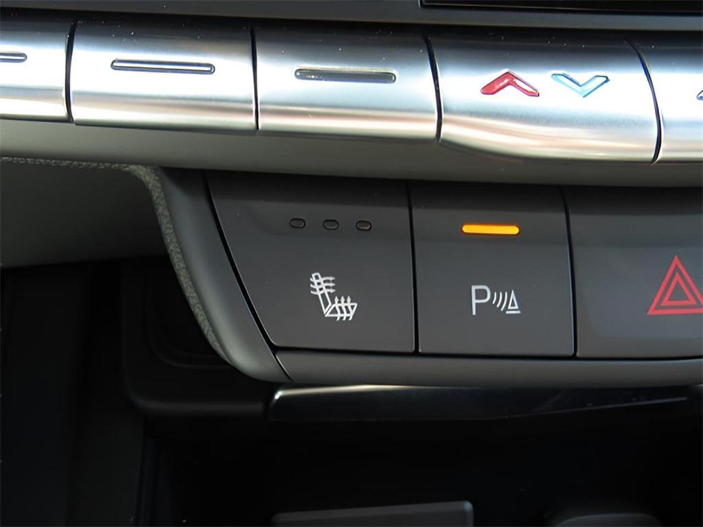 used 2023 Cadillac XT4 car, priced at $33,000