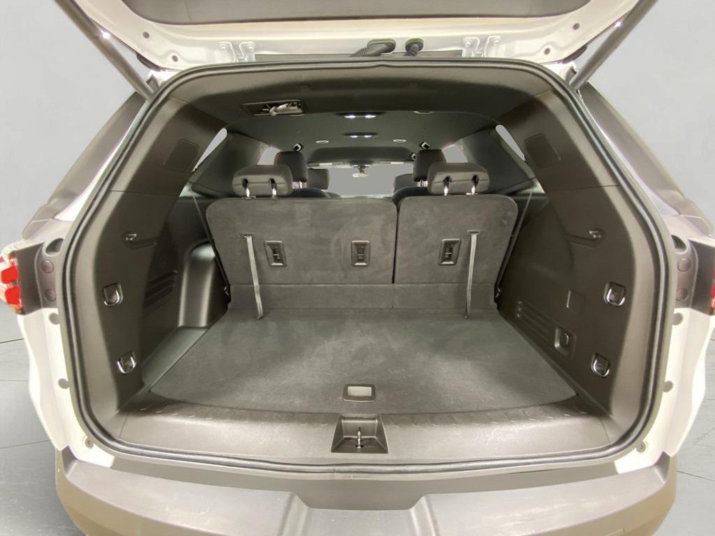 used 2023 Chevrolet Traverse car, priced at $31,426