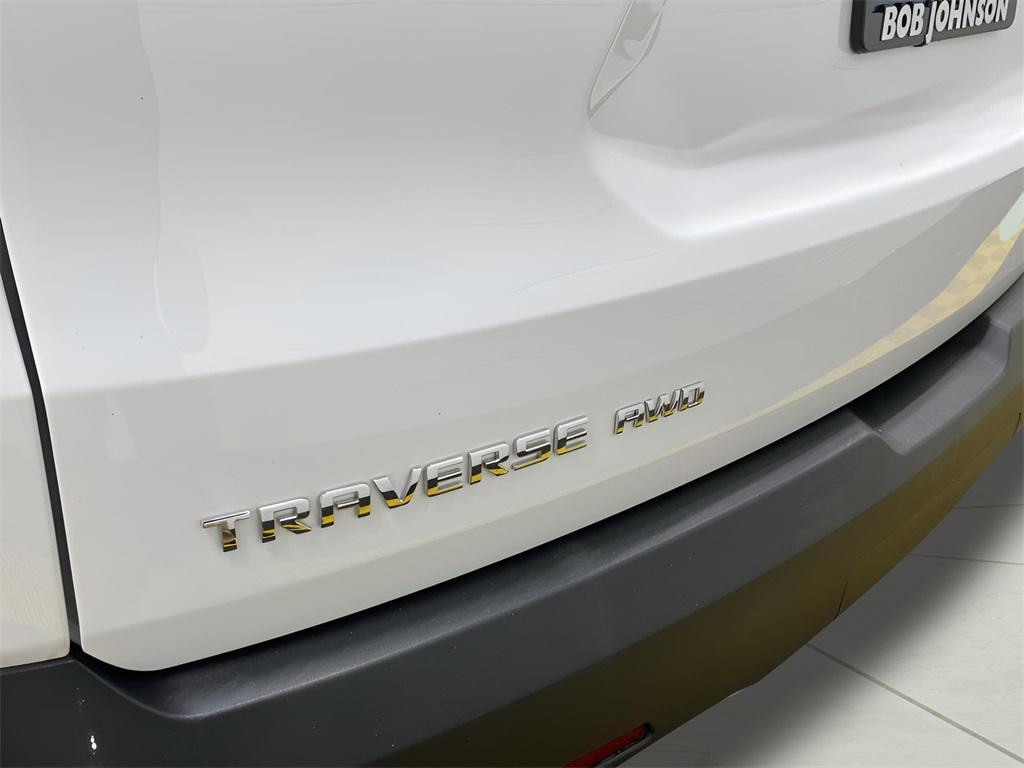 used 2023 Chevrolet Traverse car, priced at $31,426