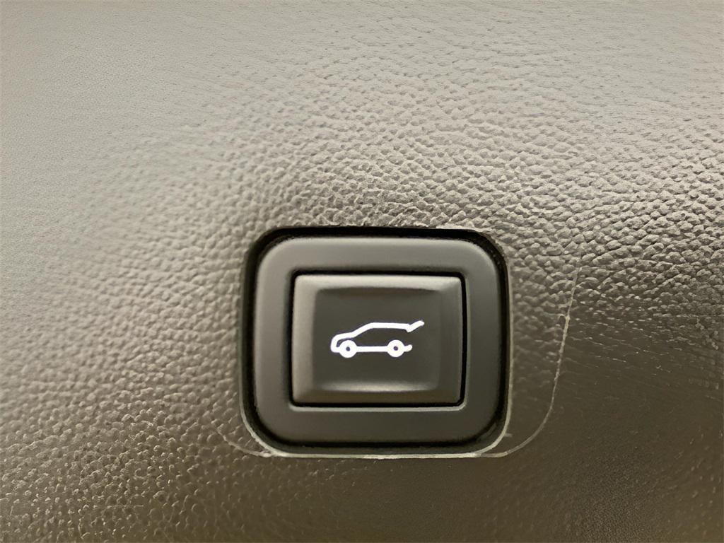 used 2023 Chevrolet Traverse car, priced at $31,426