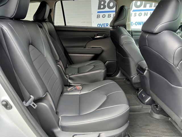 used 2022 Toyota Highlander Hybrid car, priced at $38,695