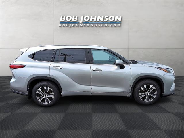 used 2022 Toyota Highlander Hybrid car, priced at $38,695