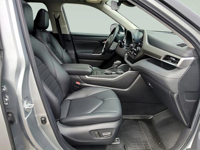 used 2022 Toyota Highlander Hybrid car, priced at $38,695