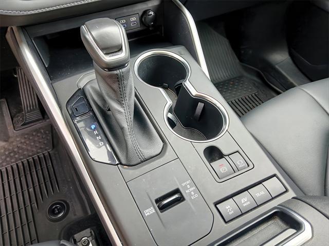 used 2022 Toyota Highlander Hybrid car, priced at $38,695