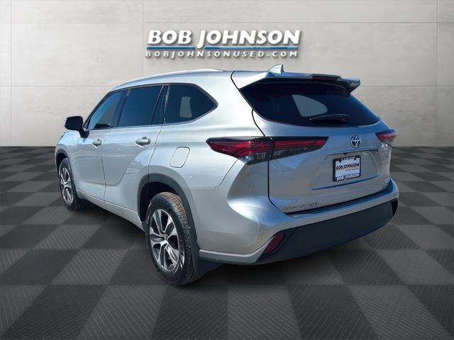 used 2022 Toyota Highlander Hybrid car, priced at $36,946