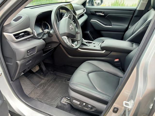used 2022 Toyota Highlander Hybrid car, priced at $38,695