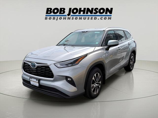 used 2022 Toyota Highlander Hybrid car, priced at $38,695