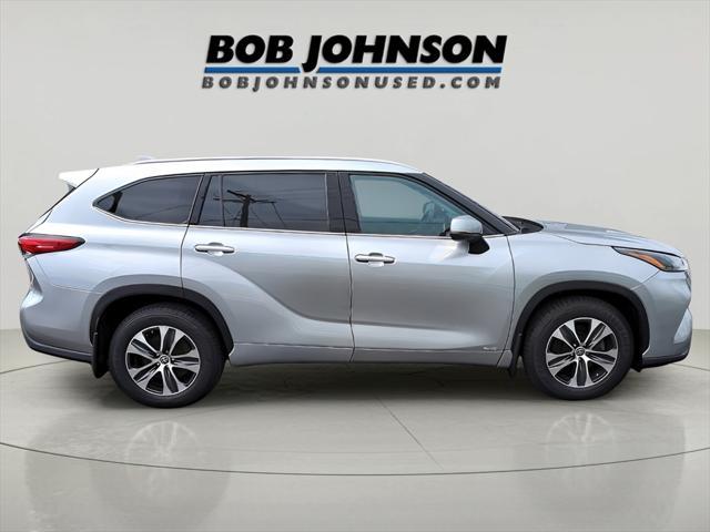 used 2022 Toyota Highlander Hybrid car, priced at $38,695