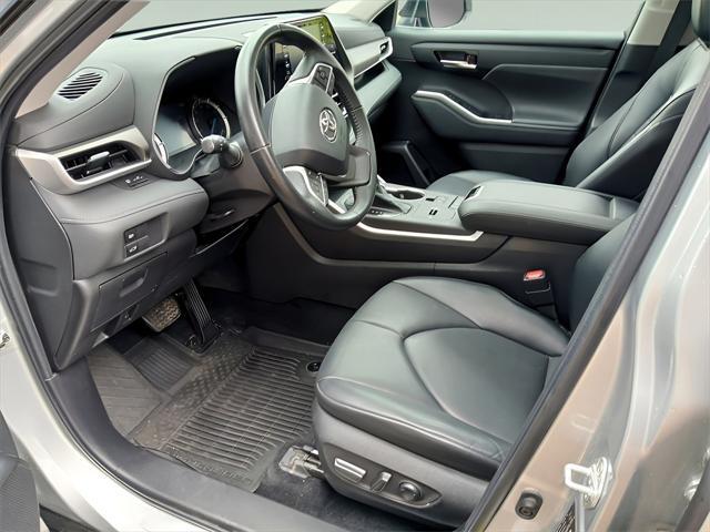 used 2022 Toyota Highlander Hybrid car, priced at $38,695