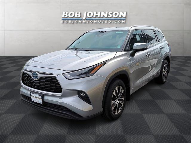used 2022 Toyota Highlander Hybrid car, priced at $38,695