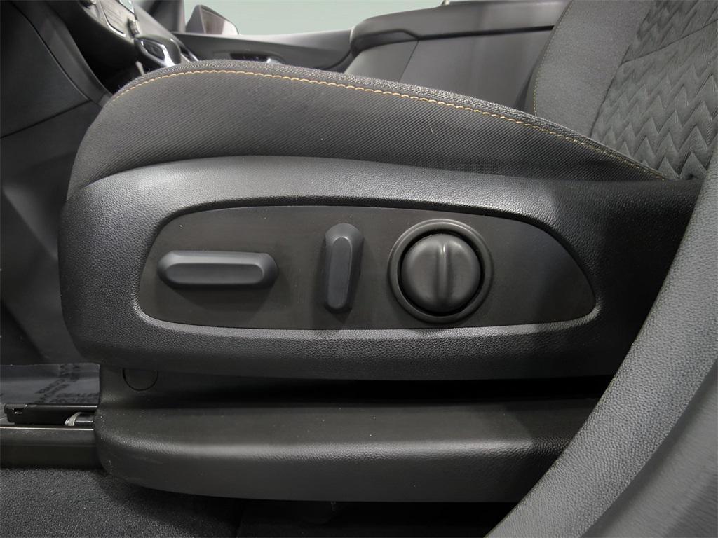 used 2022 Chevrolet Equinox car, priced at $20,940