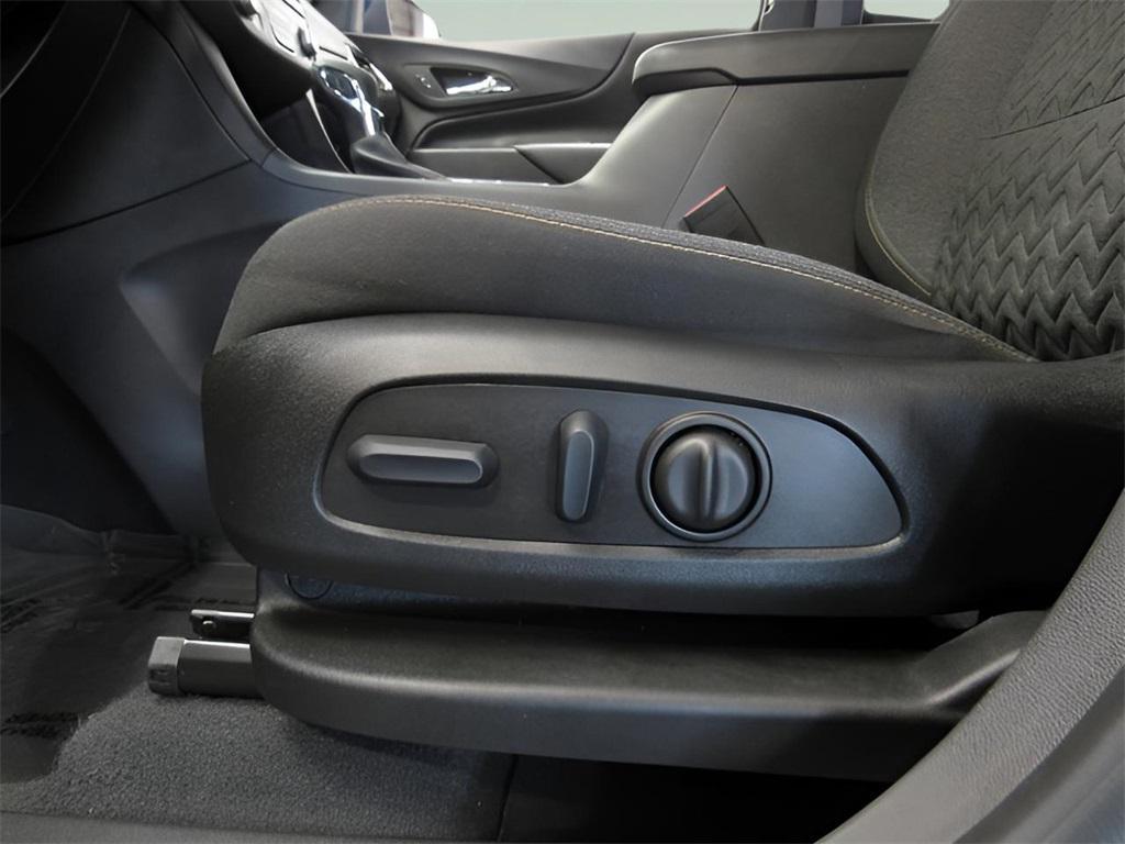 used 2023 Chevrolet Equinox car, priced at $21,909