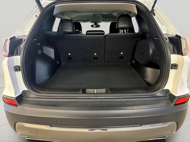 used 2019 Jeep Cherokee car, priced at $18,655