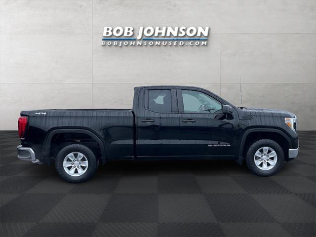 used 2022 GMC Sierra 1500 car, priced at $31,995