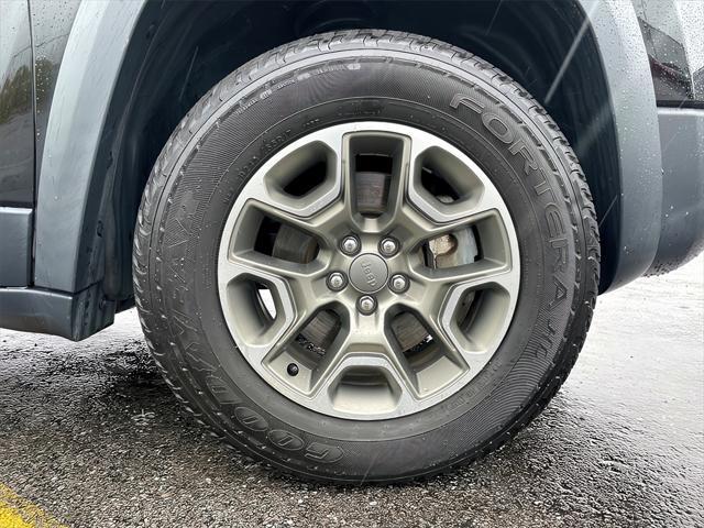 used 2020 Jeep Cherokee car, priced at $23,995