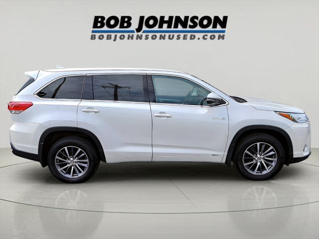 used 2017 Toyota Highlander Hybrid car, priced at $27,866
