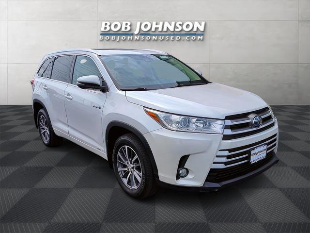 used 2017 Toyota Highlander Hybrid car, priced at $27,866