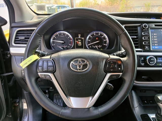 used 2015 Toyota Highlander car, priced at $19,795