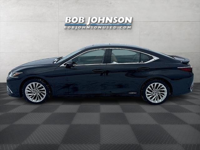 used 2022 Lexus ES 300h car, priced at $37,495