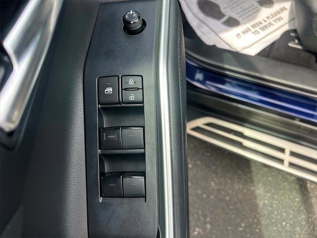 used 2022 Toyota Highlander car, priced at $37,640