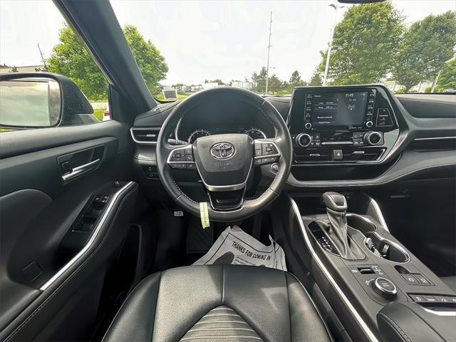 used 2022 Toyota Highlander car, priced at $37,640