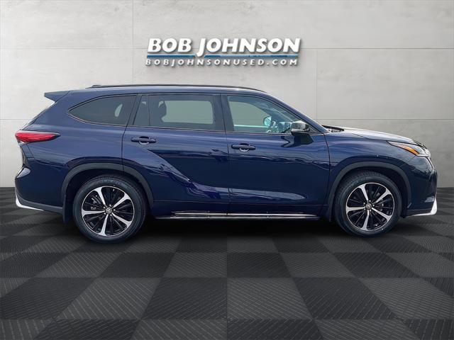 used 2022 Toyota Highlander car, priced at $37,640
