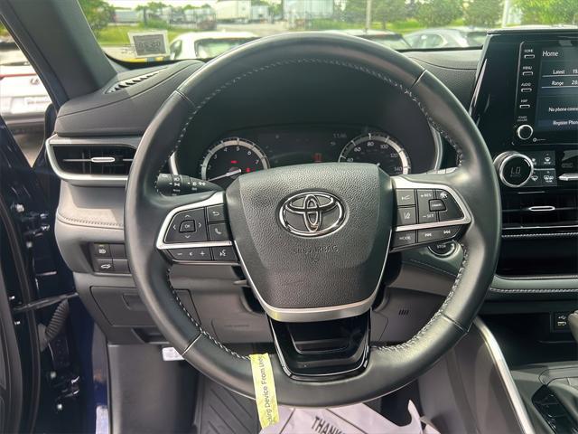 used 2022 Toyota Highlander car, priced at $37,640