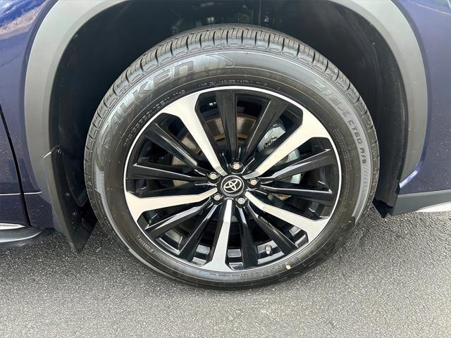 used 2022 Toyota Highlander car, priced at $37,640